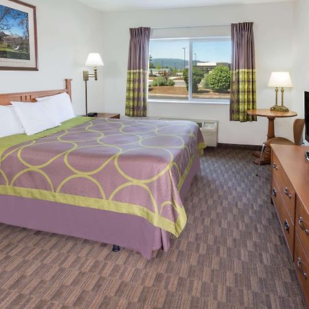 Super 8 By Wyndham Central Pt Medford Central Point Dış mekan fotoğraf