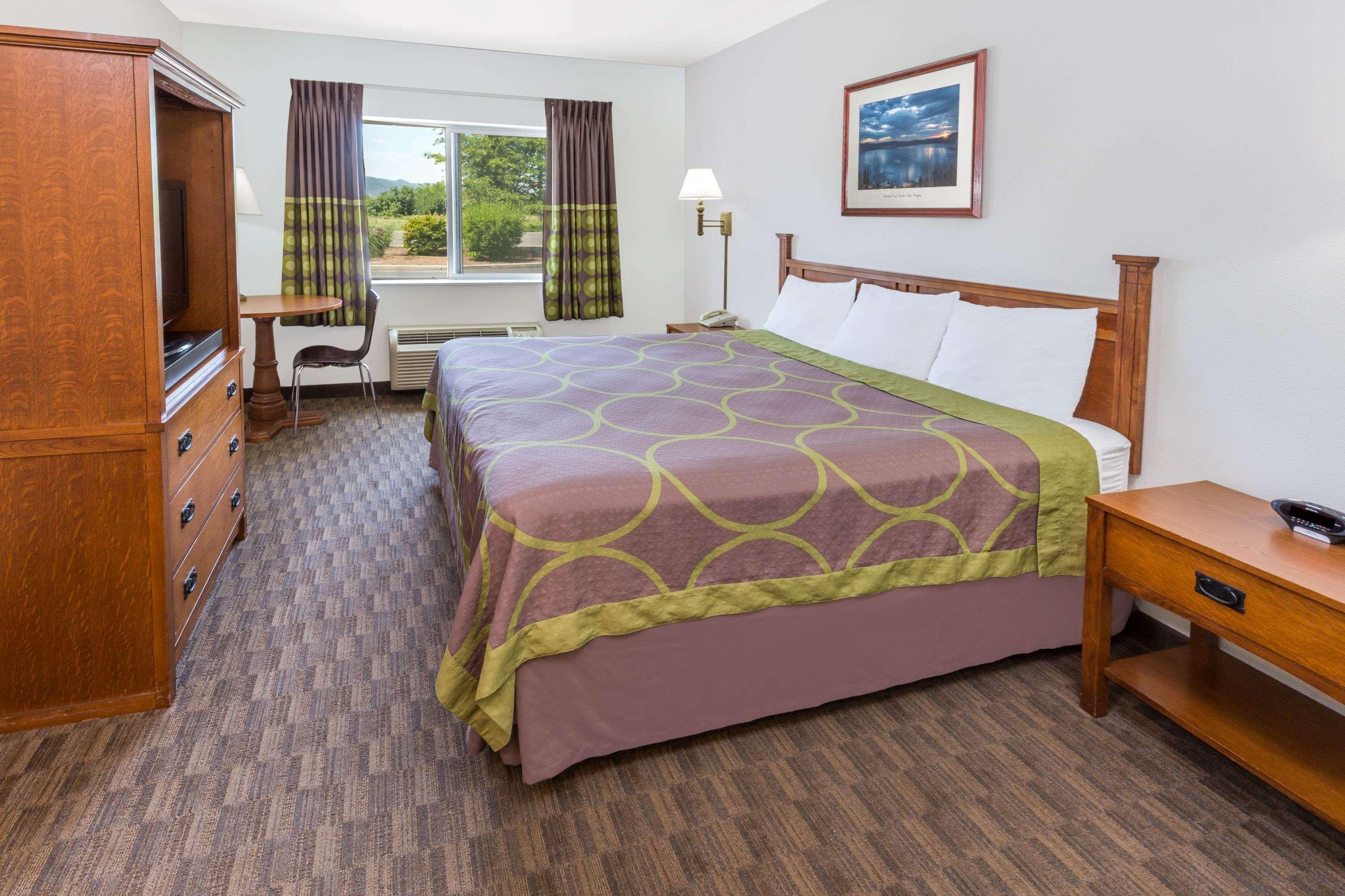 Super 8 By Wyndham Central Pt Medford Central Point Dış mekan fotoğraf