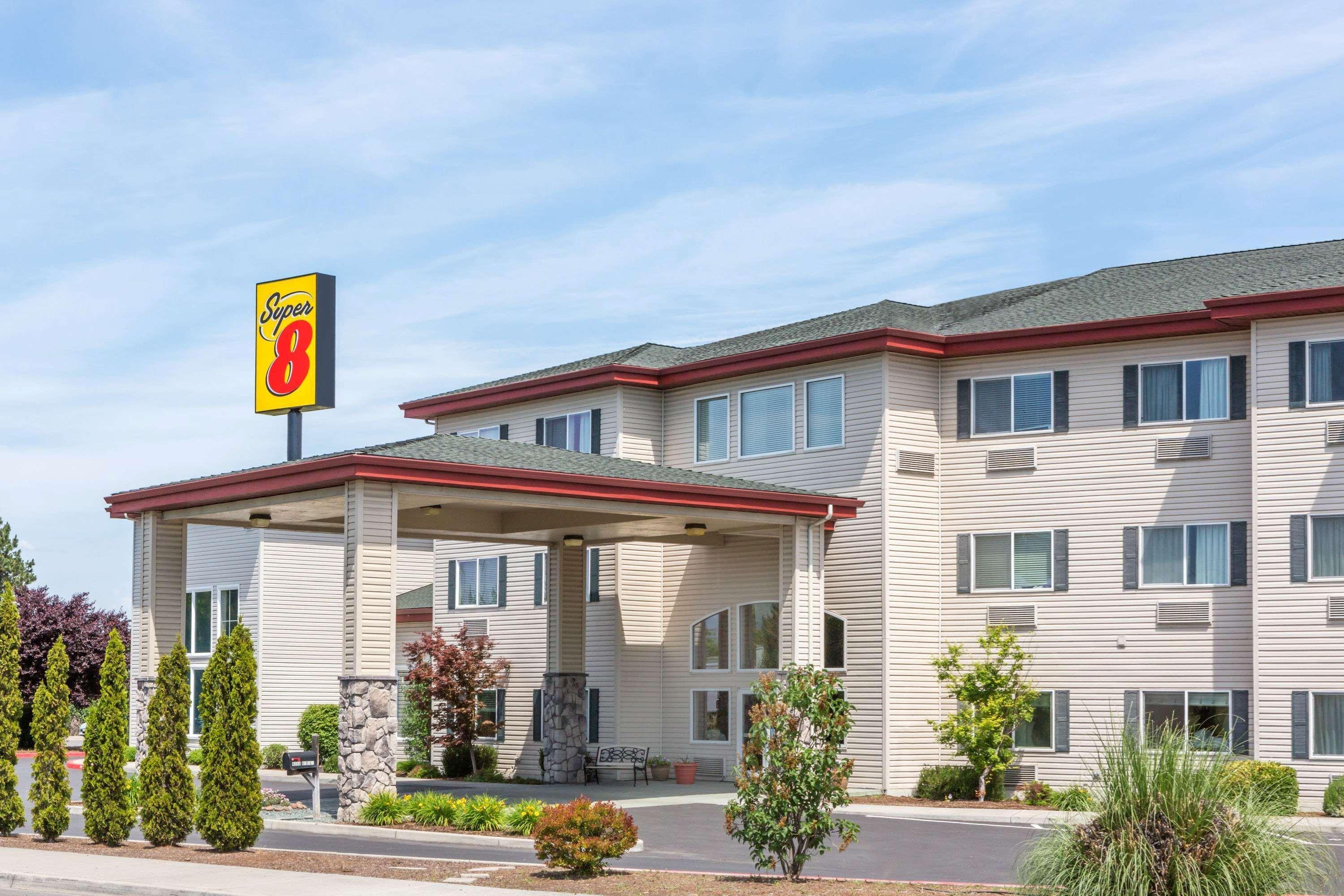 Super 8 By Wyndham Central Pt Medford Motel Central Point Dış mekan fotoğraf