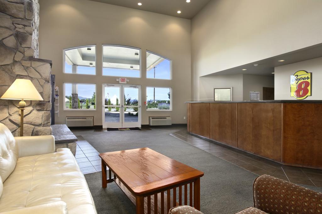 Super 8 By Wyndham Central Pt Medford Central Point Dış mekan fotoğraf