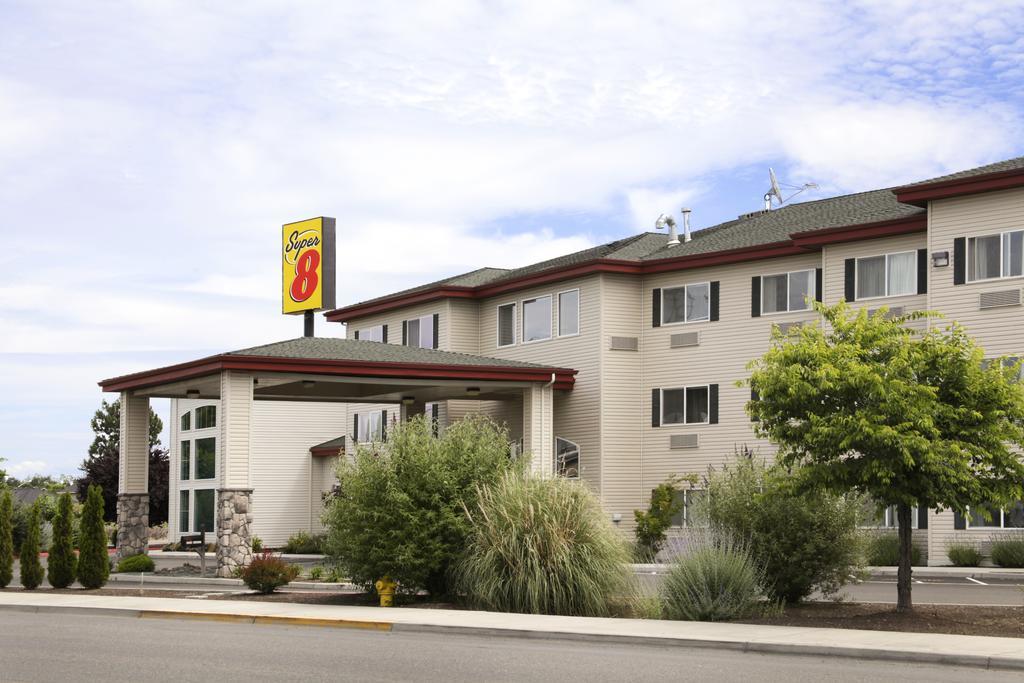 Super 8 By Wyndham Central Pt Medford Central Point Dış mekan fotoğraf